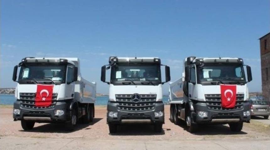 Ayvalık Belediyesi Makine Parkına 3 Kamyon Ekledi
