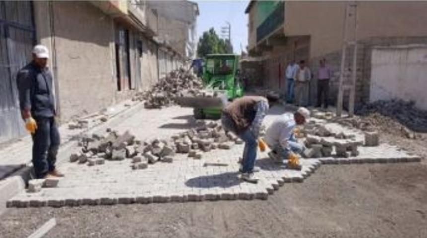 Diyadin’de Cadde Ve Sokaklar Yenileniyor