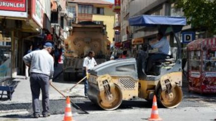 Aksaray Belediyesi Yama Asfalt &Ccedil;alışmalarına Devam Ediyor