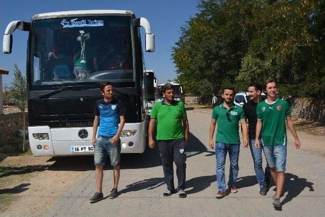 Bursaspor Taraftarı, Kahraman Şehidin Ailesini Ziyaret Etti