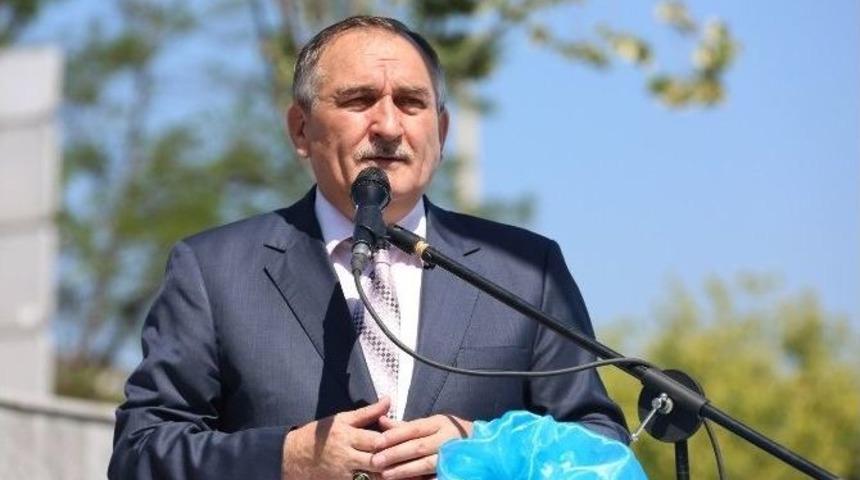 K&ouml;roğlu Heykeli Yarışmasında Kazak Ekibin Eseri Birinci Oldu