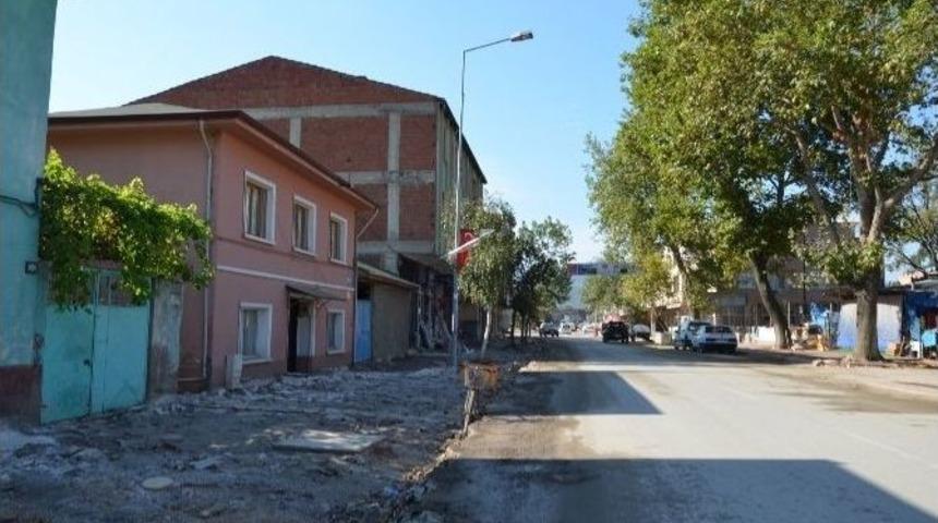 İznik&rsquo;de Yol &Ccedil;alışmaları