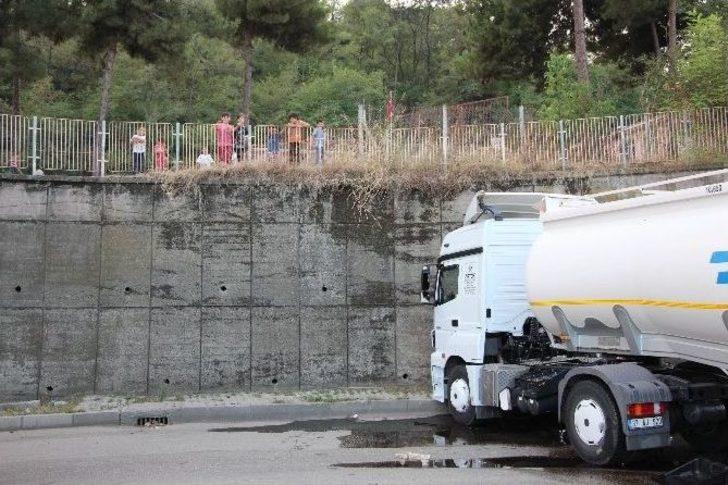 Ambulans İle Tanker Çarpıştı: 3 Yaralı G5