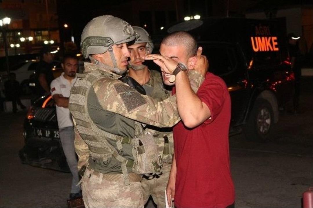 Ağrı&rsquo;da &Ccedil;atışma: 3 Asker Yaralı