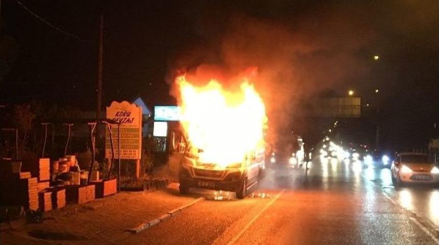 Bursa&rsquo;da İş&ccedil;i Dolu Servis Alev Alev Yandı...(&ouml;zel Haber)