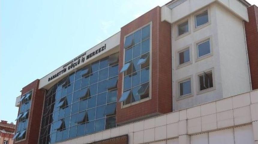 Ak&ccedil;akoca Belediyesinden Eğitime Yurt Desteği