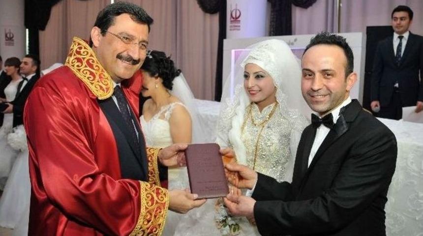 Yaz D&ouml;neminde 4 Bin &Ccedil;ift "evet" Dedi