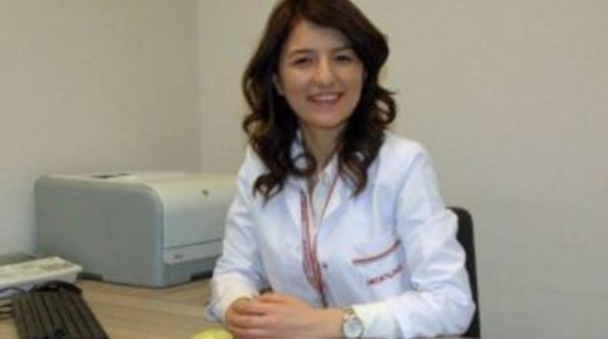 Diyetisyen K&uuml;&ccedil;&uuml;k, Şeker Alışkanlığından Kurtulmak İ&ccedil;in Yapılabilecek Değişiklikleri Anlattı