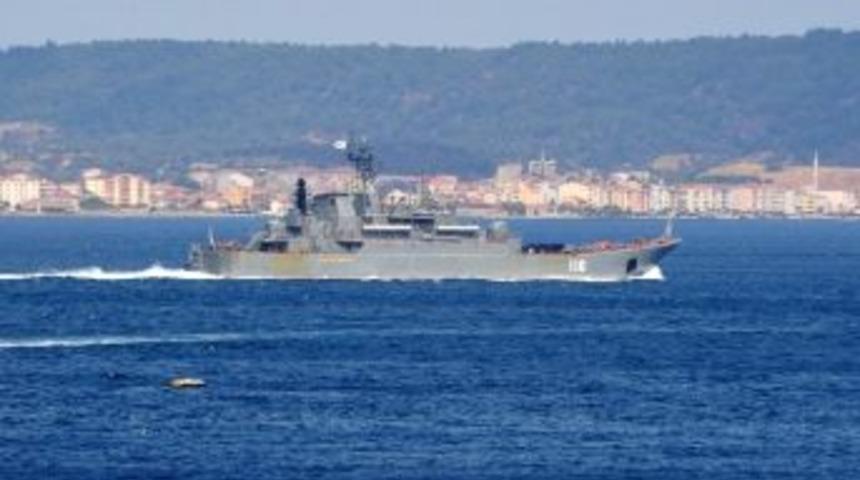 Rus Savaş Gemisi &Ccedil;anakkale Boğazı&rsquo;ndan Ge&ccedil;ti