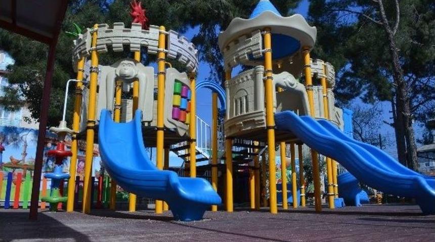 Pamukkale&rsquo;de &Ccedil;ocuklar Yeni Oyun Parklarına Kavuştu