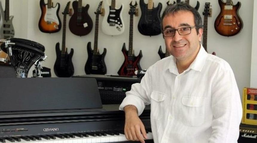 (&ouml;zel Haber) Spor Salonlarında &lsquo;tosun Paşa&rsquo; Filminin M&uuml;ziği &Ccedil;alacak