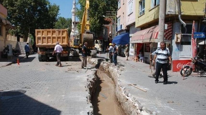 Elektrik Hatlarının Yeraltına Alınma &Ccedil;alışması S&uuml;r&uuml;yor