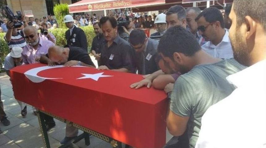 Şehit Polis Memurunun Naaşı Reşadiye Camii’ne Getirildi