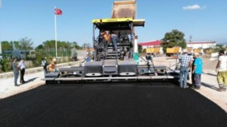 B&uuml;y&uuml;kşehir, Kartepe&rsquo;de Yolları Yeniliyor