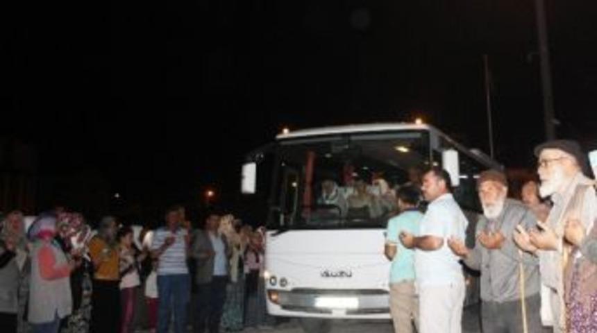 İscehisarlı Hacı Adayları Kutsal Topraklara Doğru Yola Çıktı