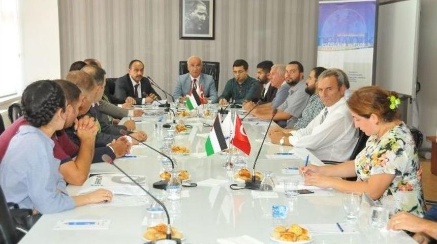 &Uuml;rd&uuml;nl&uuml; İş Adamlarından İşbirliği &Ccedil;ağrısı