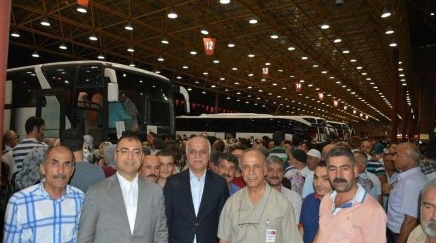 Diyanet Aracılığıyla Hacca Gidecek Olan İlk Kafile Yola &Ccedil;ıktı