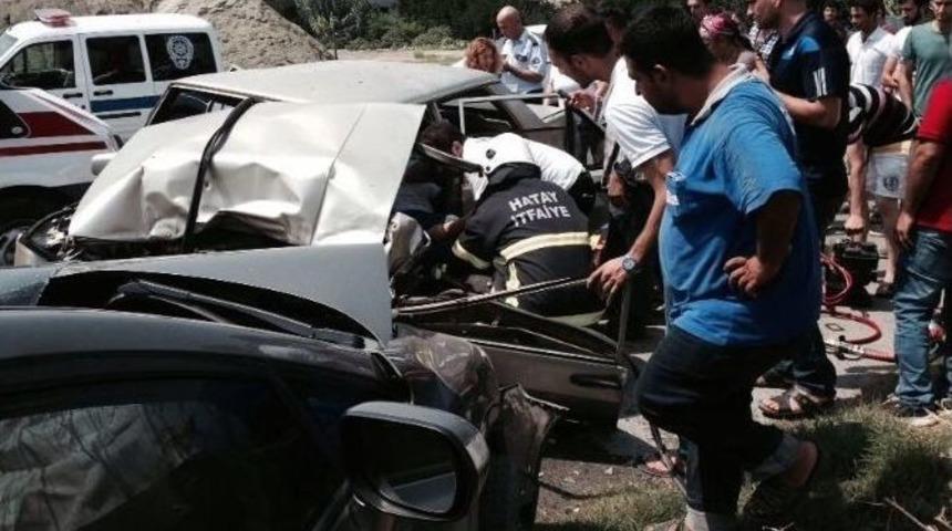 Hatay&rsquo;da Trafik Kazası: 2 Yaralı
