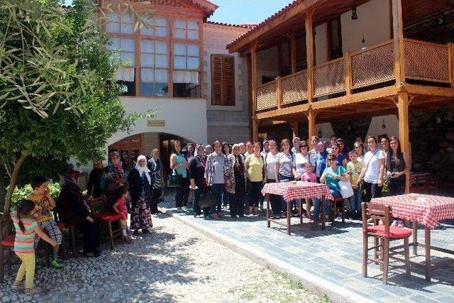 Salihlinin Tarihi Ve Kültürel Yerleri, Manisalı Kadınları Büyüledi