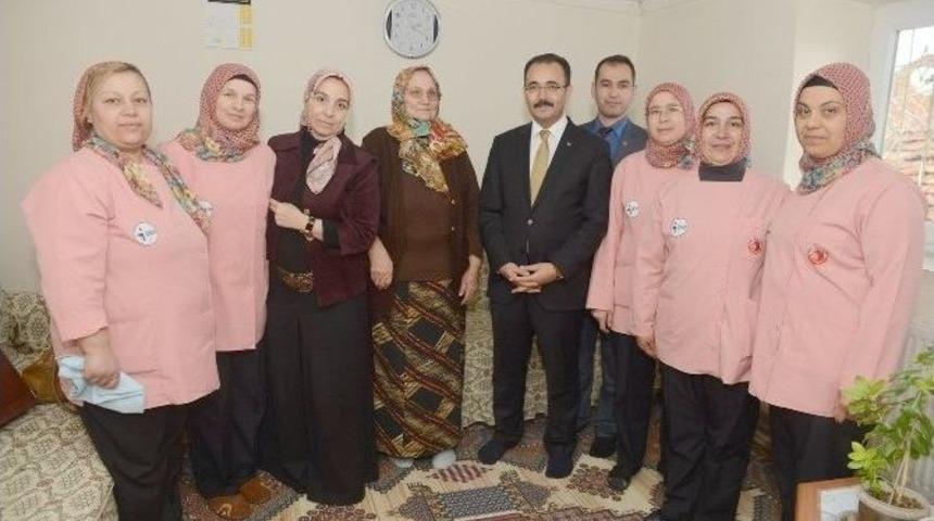 Cahan; "uşak Belediyesi Yaşlılara Hizmet Etmeye Devam Edecek"