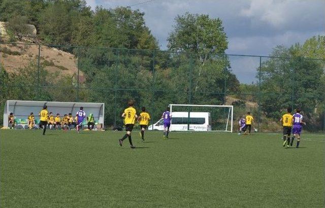 Şehit Ömer Halisdemir’in Adına Futbol Turnuvası Düzenlendi