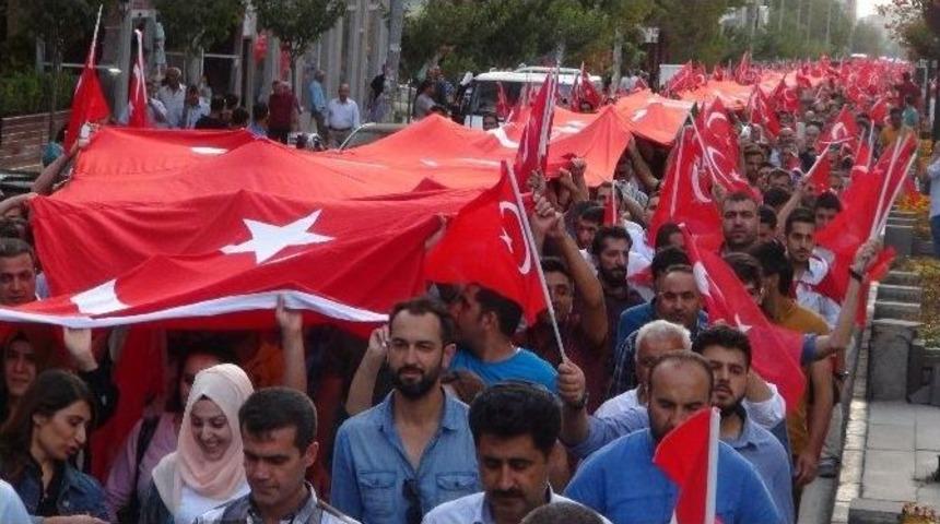 Van’da Darbe Ve Teröre Lanet Yürüyüşü