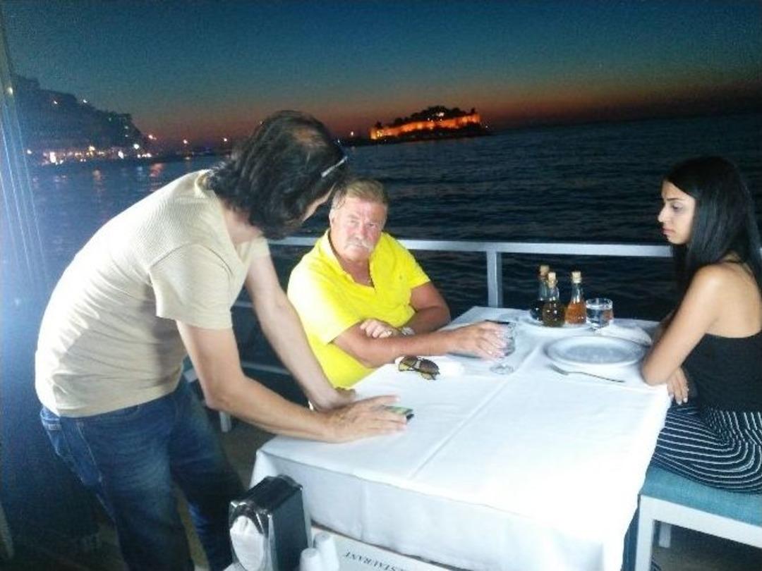 &Uuml;nl&uuml; İsimler Kuto&rsquo;nun Tanıtım Filmlerine Konuk Oluyor