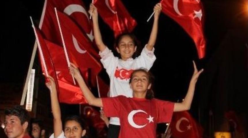 Uğur Işılak&rsquo;tan Nevşehir&rsquo;de Teşekk&uuml;r Konseri