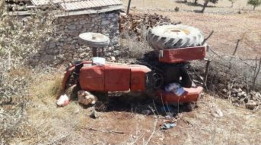 Antalya&rsquo;da Trakt&ouml;r Kazası: 1 &Ouml;l&uuml;, 1 Yaralı