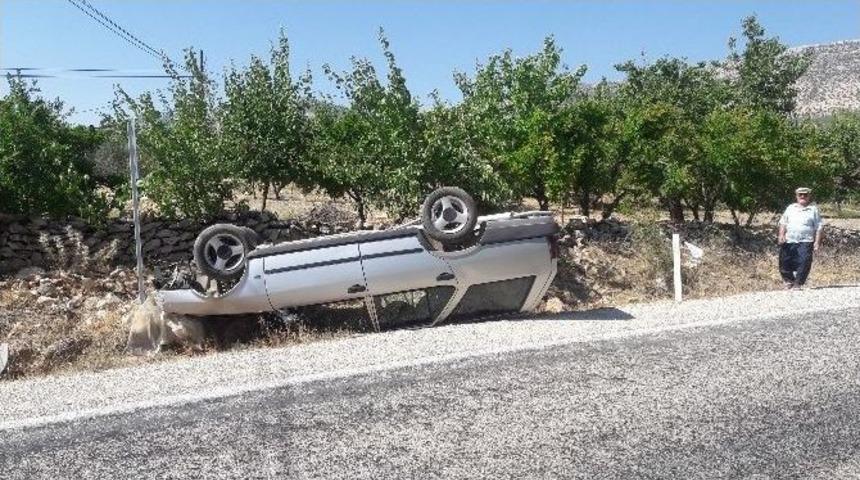 Takla Atıp Ters D&ouml;nen Otomobilden Yara Almadan Kurtuldu