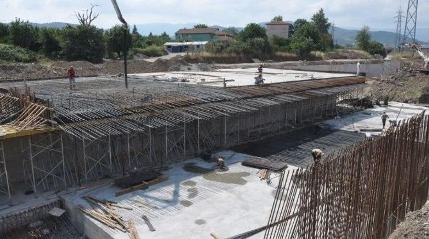 G&ouml;lc&uuml;k Hisar Deresi&rsquo;nde Yol &Ccedil;alışmaları S&uuml;r&uuml;yor