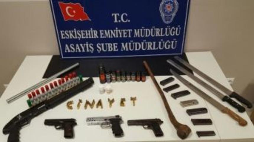 Eğlence Mekanından Cephane &Ccedil;ıktı