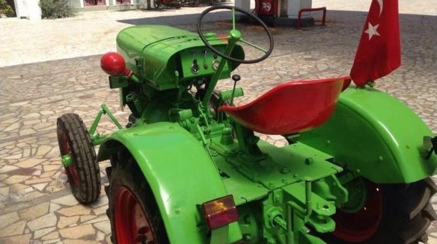 66 Yıllık Dede Yadigarı Trakt&ouml;r&uuml; 10 Bin Tl Harcayıp Hayata D&ouml;nd&uuml;rd&uuml;