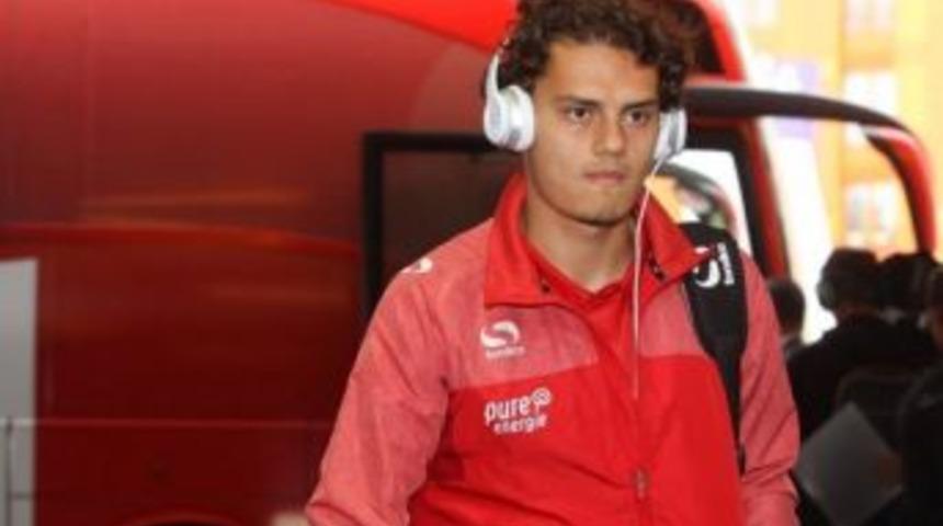Enes &Uuml;nal Tarihe Ge&ccedil;ti