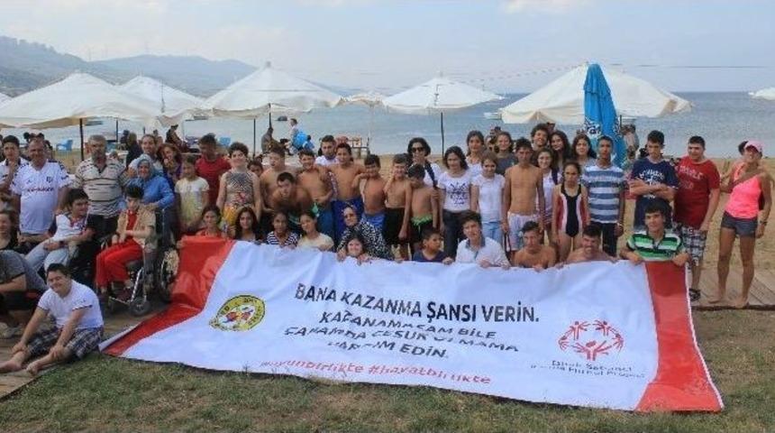 Burhaniyeli &Ouml;zel Sporcular Bandırma Etkinliğine Katıldı