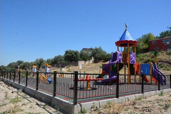 Şehzadeler’de Çocuklar Parklarda Güvenle Oynayacak