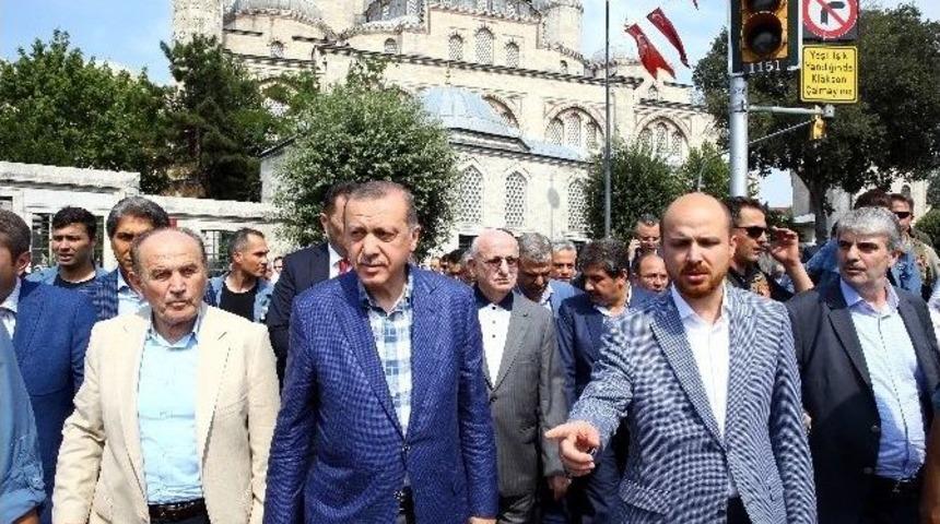 Cumhurbaşkanı Erdoğan, İstanbul B&uuml;y&uuml;kşehir Belediyesi&rsquo;ne Ge&ccedil;ti