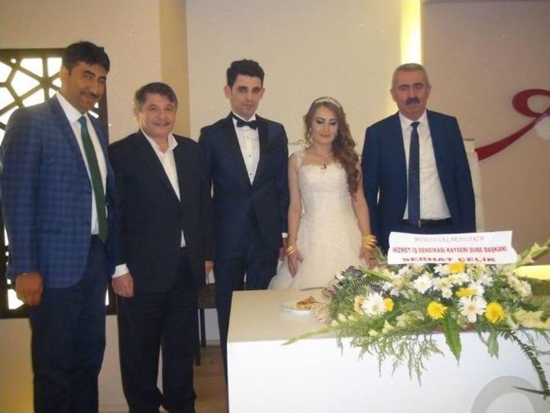 &Ouml;zdemir Ailesinin Mutlu G&uuml;n&uuml;