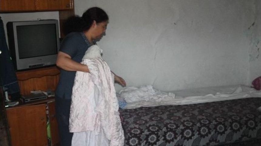 Yıkılma Tehlikesi Bulunan Toprak Evde Yaşam M&uuml;cadelesi