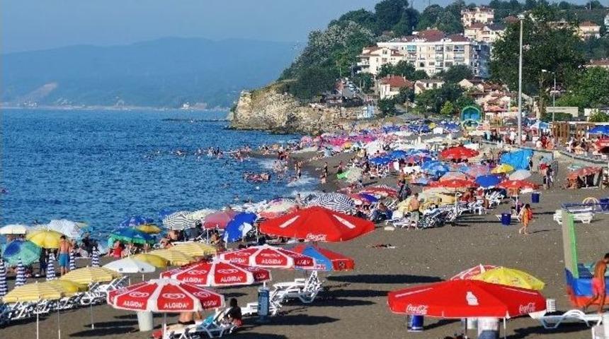 Ak&ccedil;akoca Sahilleri Haftasonu Tıklım Tıklım