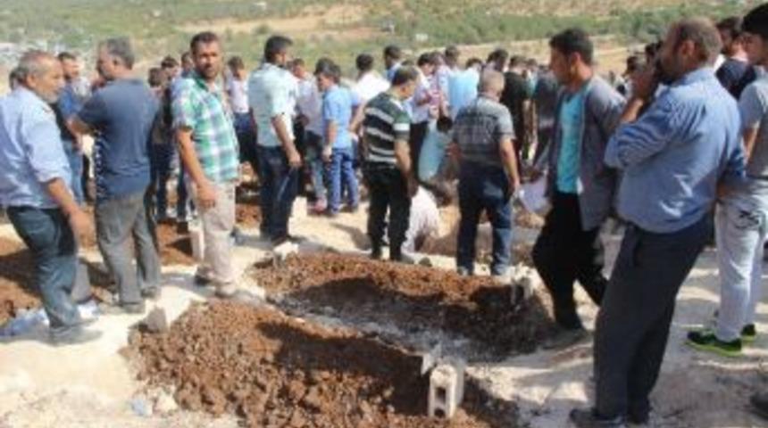 Gaziantep&rsquo;te Ter&ouml;r Saldırısında &Ouml;len 51 Kişiden 40&rsquo;ı Defnedildi