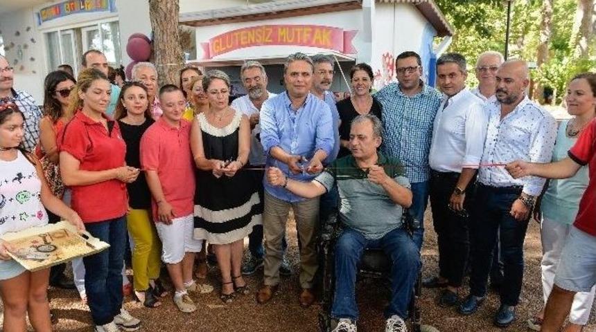 Antalya&rsquo;nın İlk Gl&uuml;tensiz Mutfağı