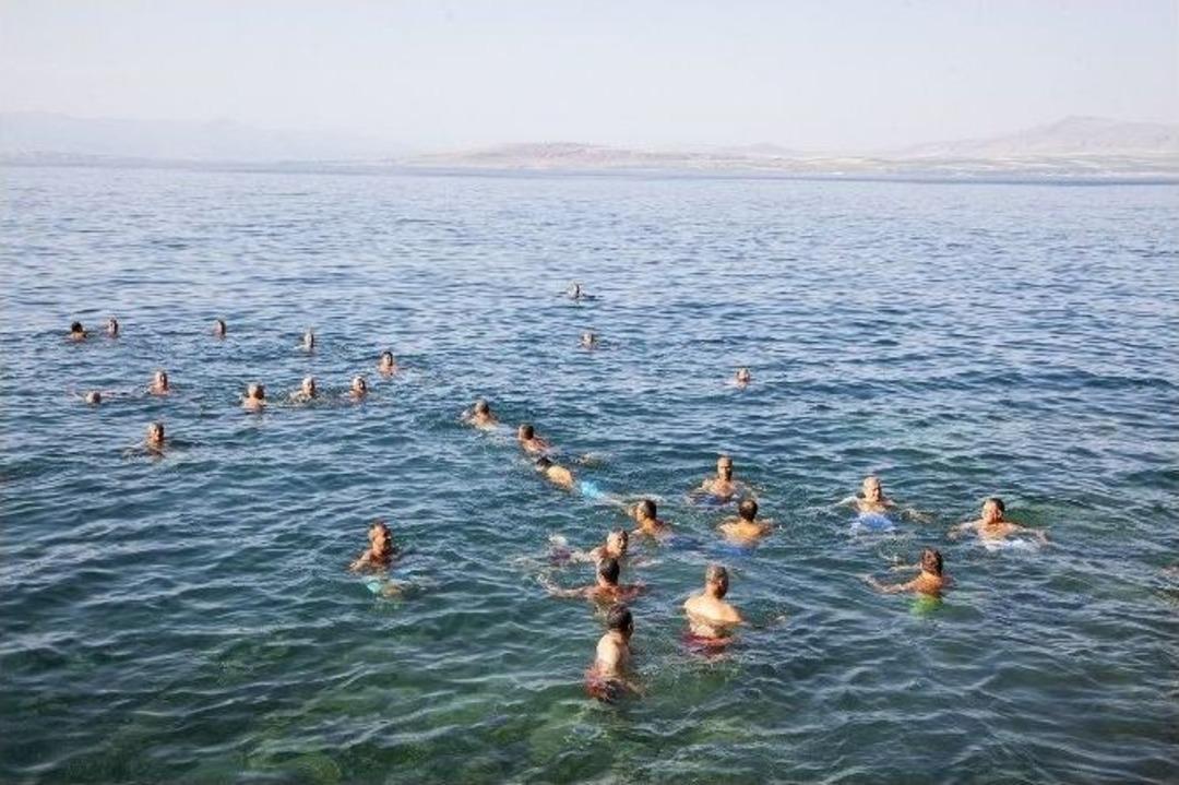 Van G&ouml;l&uuml; Hayat Veriyor