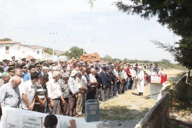 Akhisarlı Gazi Son Yolculuğa Uğurlandı