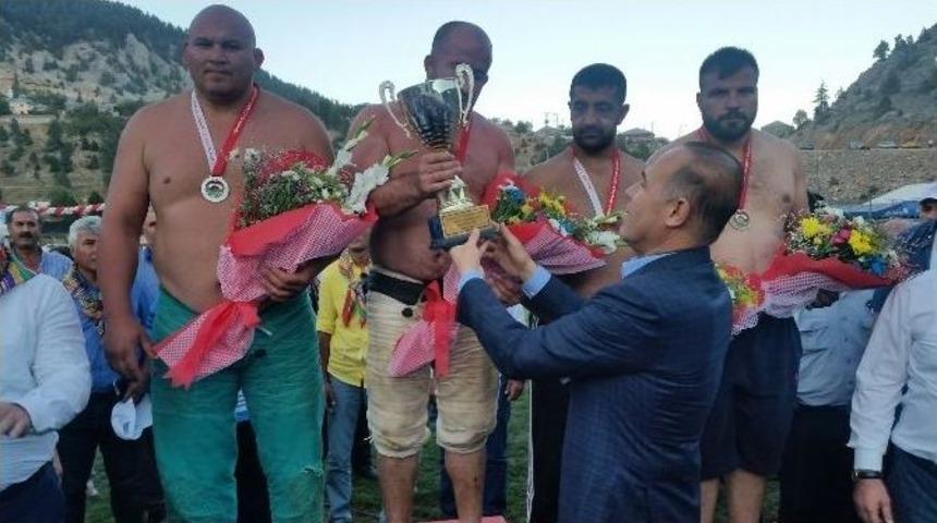 Kızıldağ Karakucak G&uuml;reşleri&rsquo;nde Başpehlivan Sait Bing&ouml;l Oldu