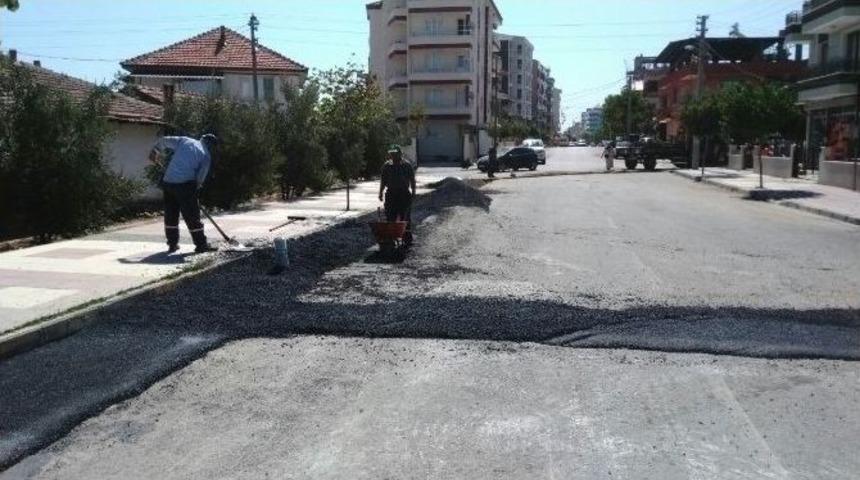 Alaşehir&rsquo;de Asfalt Yama &Ccedil;alışmaları S&uuml;r&uuml;yor