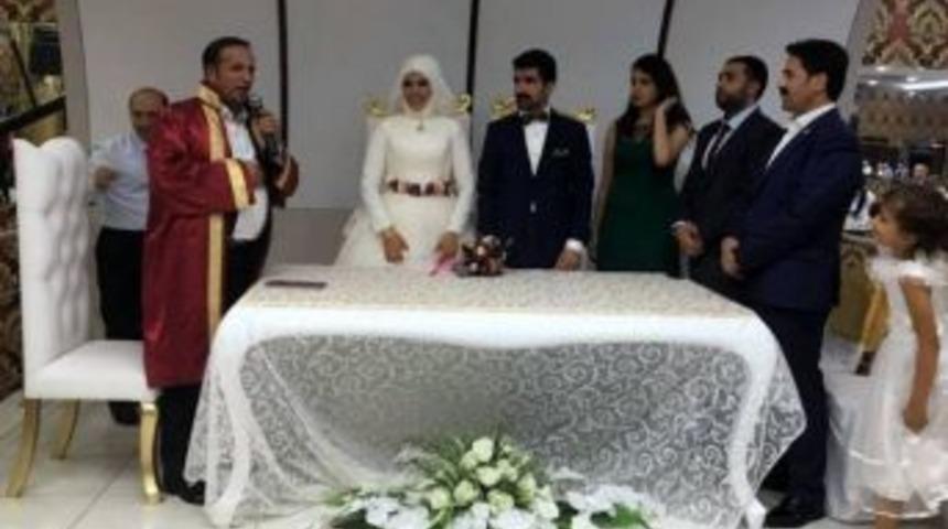 Başkan Toltar, Gen&ccedil; &Ccedil;iftlerin Mutluluklarına Ortak Oldu