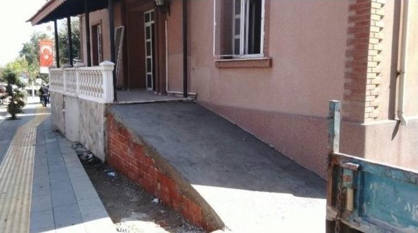 Engelsiz Bir Alaşehir İ&ccedil;in &Ccedil;alışıyorlar