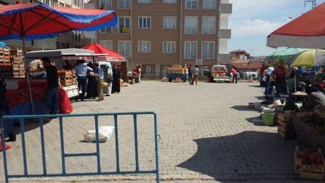 Bilecik Halkının Pazarda Otopark Sıkıntısı