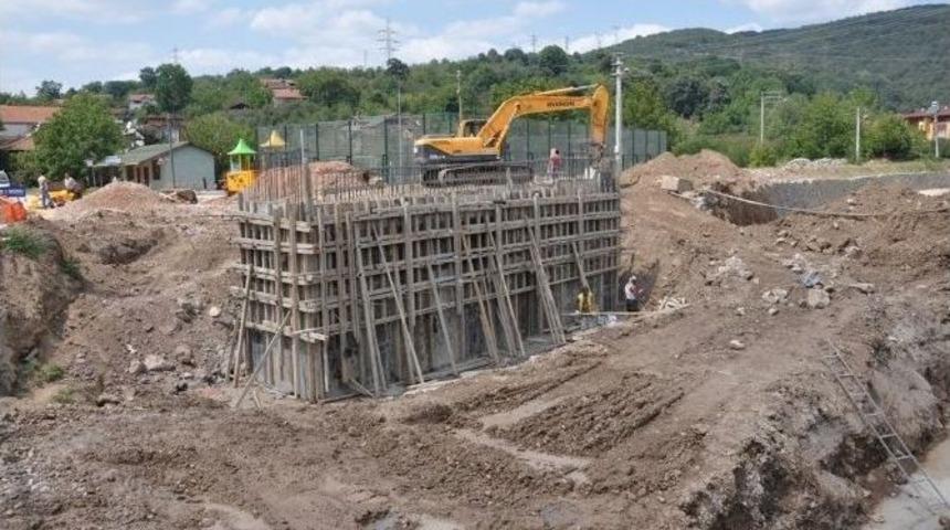 Eşme Maden Deresine Modern K&ouml;pr&uuml;